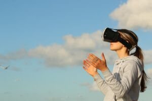 Exploring Virtual Immersion Techniques For Mastering French