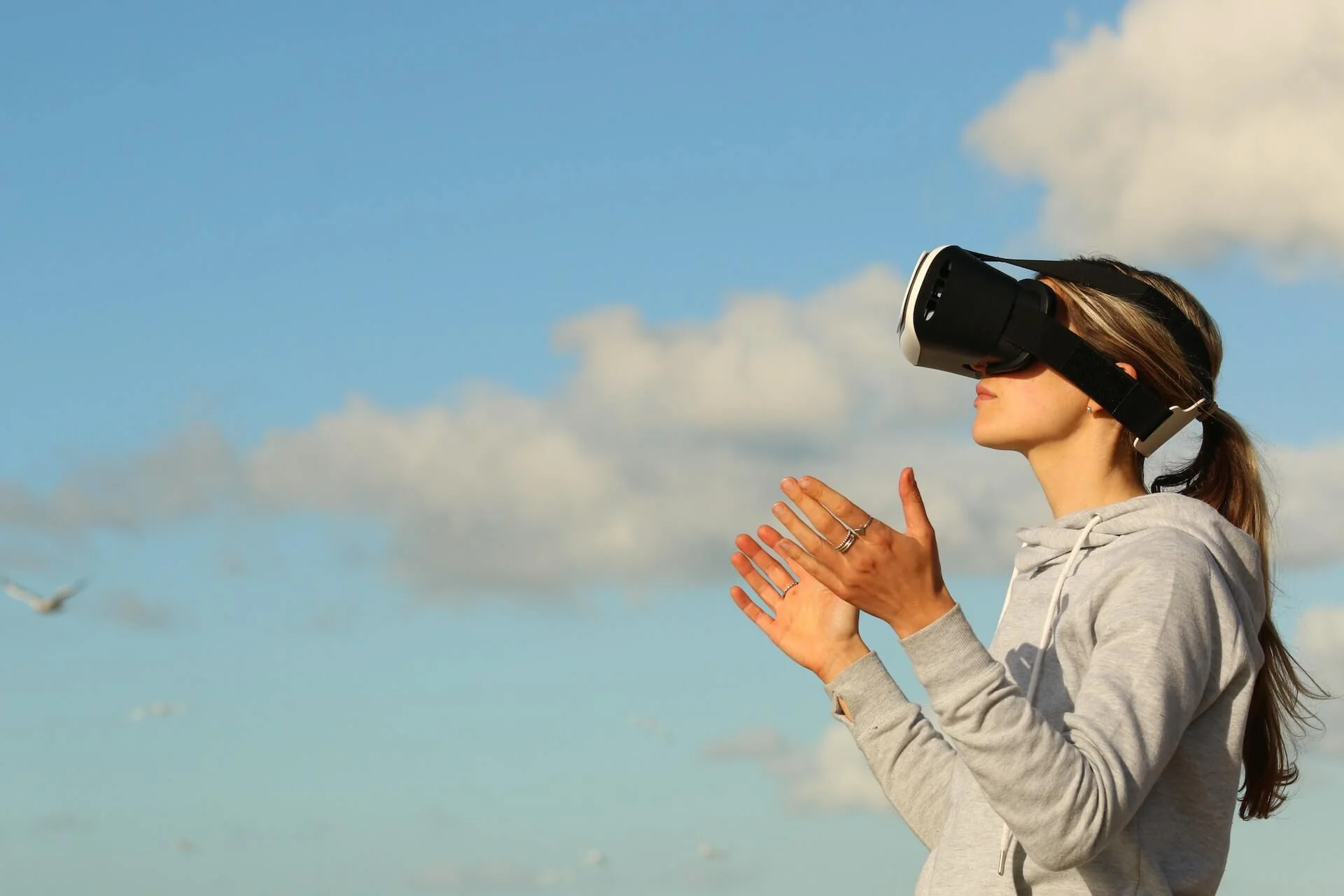 Exploring Virtual Immersion Techniques For Mastering French